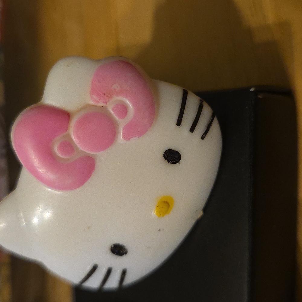 Hello Kitty Colorful Wristlet & Rings - Picture 6 of 7